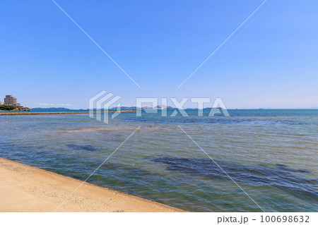 赤穂海浜公園から見る海 100698632