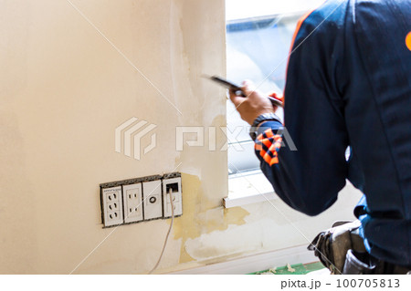 子供部屋のリフォーム 壁紙の貼り付け 子供部屋のリフォーム 壁紙の貼り付け 100705813