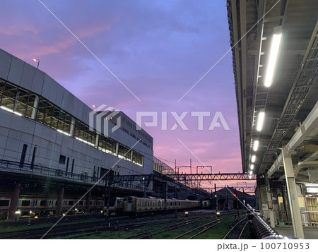 駅 100710953