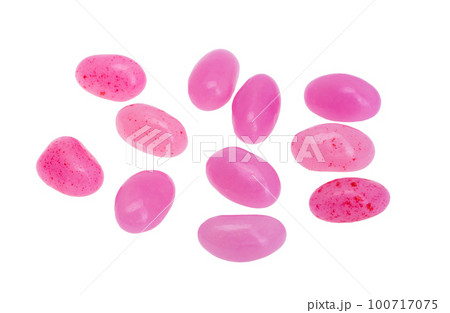 jelly beans isolated 100717075