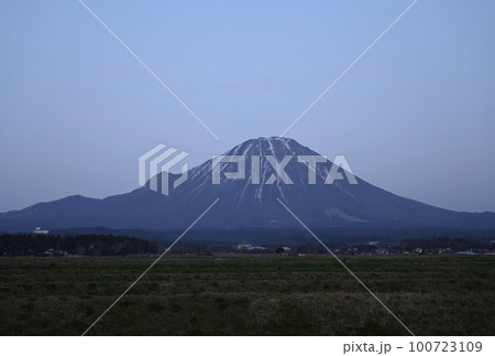 3月の大山 100723109