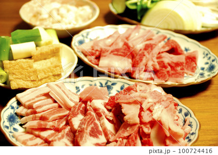 自宅でバーべキュウ 100724416