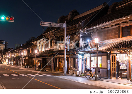 《埼玉県》川越・蔵造りの町並み 100729868
