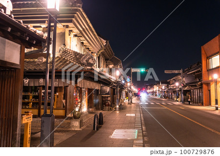 《埼玉県》川越・蔵造りの町並み 100729876