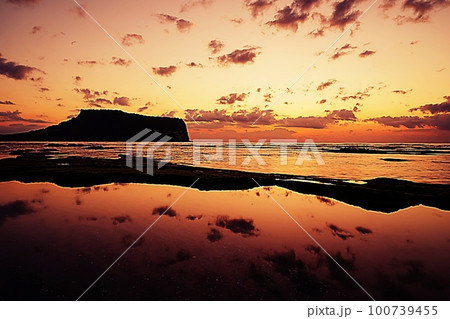 Sunrise at gwangchigi beach Sunrise at gwangchigi beach 100739455