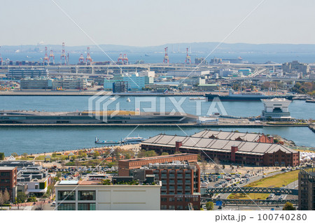 晴れた春のみなとみらい　横浜　ベイエリア観光 100740280
