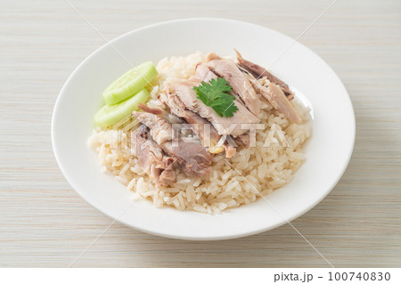 Hainanese Chicken Rice or steamed rice with chicken 100740830