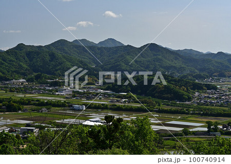兵庫県立丹波並木道中央公園の三釈迦山の眺望 100740914