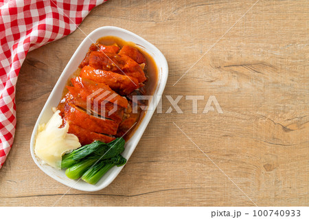 Peking duck or Roasted duck in Chinese style Peking duck or Roasted duck in Chinese style 100740933