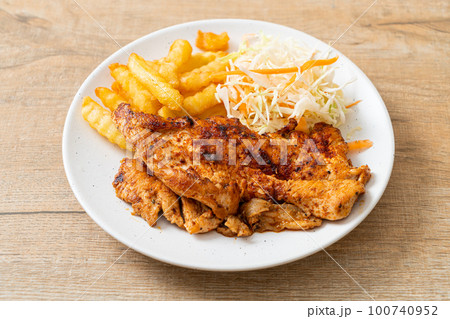 grilled spicy barbecue chicken steak 100740952