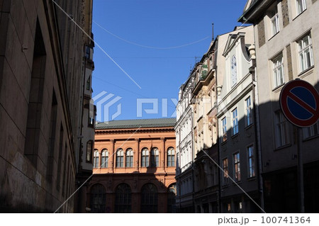 ラトビア リガ 猫の家周辺の街並み 100741364