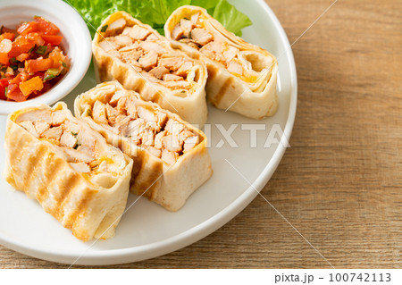 Mexican Quesadilla Chicken - Mexican food style 100742113