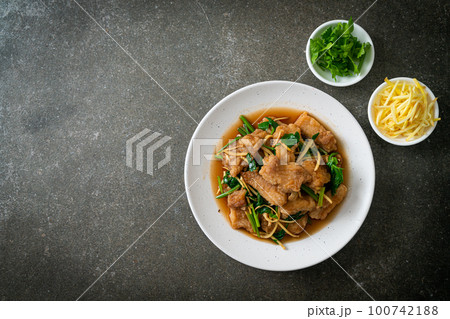 Stir Fried Fish with Chinese Celery 100742188