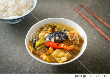 boiled pickled cabbage and bitter gourd soup boiled pickled cabbage and bitter gourd soup 100742619