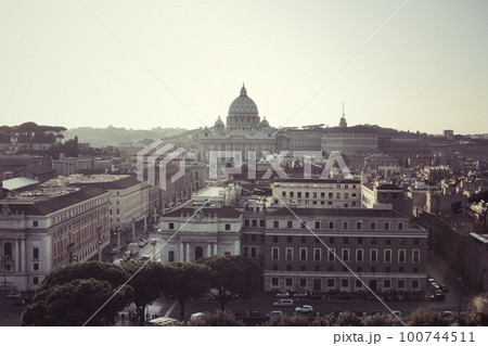 St Peter Basillica in Vaticano, Rome. black and white retro style photo. 100744511