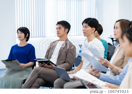 セミナー受講生 100745023