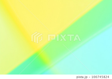 青・緑色系の背景　ライン　半透明感　図形風 100745824