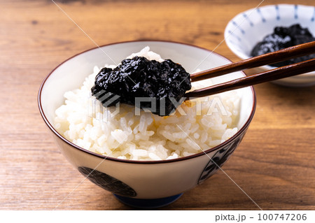 のり佃煮と白ごはん のり佃煮と白ごはん 100747206