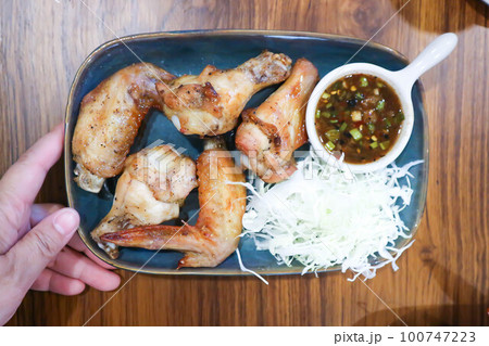 grilled chicken ,poasted chicken with dip 100747223