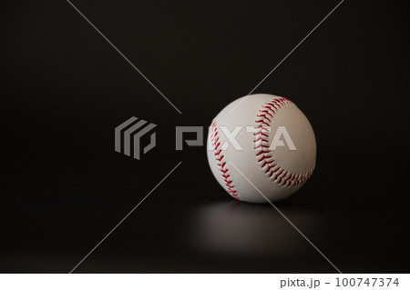 野球 ベースボール 白球クロースアップ スポーツイメージ素材 野球 ベースボール 白球クロースアップ スポーツイメージ素材 100747374
