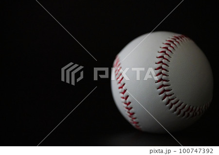 野球 ベースボール 白球クロースアップ スポーツイメージ素材 野球 ベースボール 白球クロースアップ スポーツイメージ素材 100747392