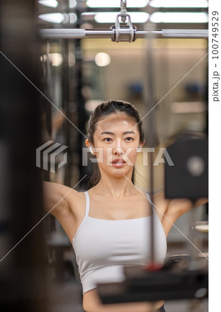 female physical doctor lifestyle female physical doctor lifestyle 100749529