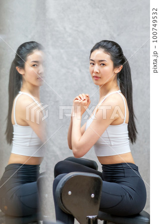 female physical doctor lifestyle female physical doctor lifestyle 100749532