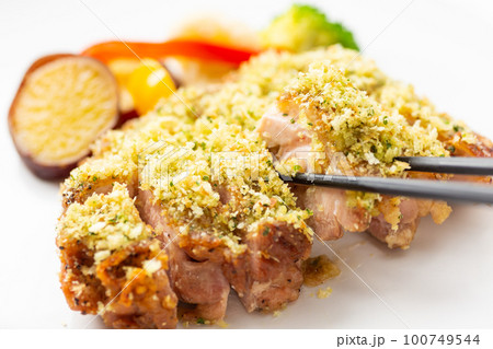 鶏の香草パン粉焼き 100749544