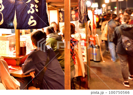 中洲の屋台 中洲屋台村 赤ちょうちん 中洲イメージ風景 博多イメージ風景 福岡市博多区中洲 中洲の屋台 中洲屋台村 赤ちょうちん 中洲イメージ風景 博多イメージ風景 福岡市博多区中洲 100750566