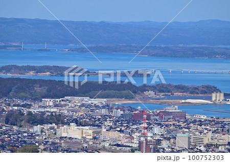 石川県 七尾城址からの眺望 石川県 七尾城址からの眺望 100752303