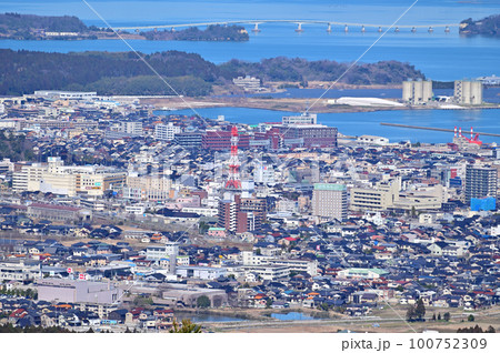 石川県 七尾城址からの眺望 石川県 七尾城址からの眺望 100752309