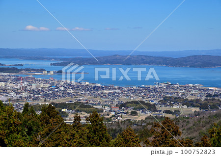 石川県 七尾城址からの眺望 石川県 七尾城址からの眺望 100752823