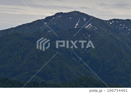 扇ノ山からの氷ノ山 扇ノ山からの氷ノ山 100754401