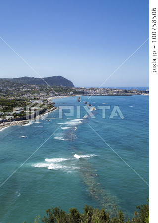 イスキア島　ベルヴェデーレ ディ ザーロ　から見た風景 100758506