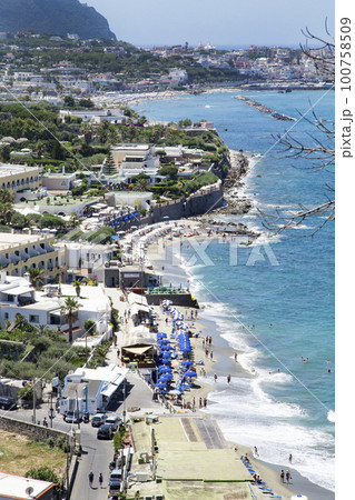 イスキア島　ベルヴェデーレ ディ ザーロ　から見た風景 100758509