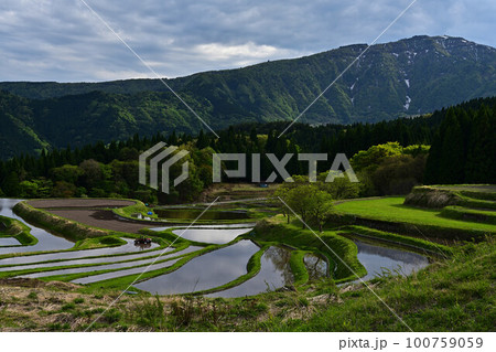 別宮の棚田からの氷ノ山 別宮の棚田からの氷ノ山 100759059