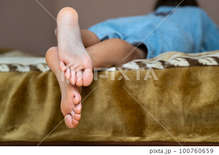 little girl feet sole 