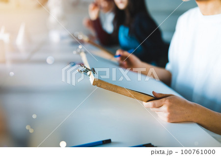 デッサンを描く 100761000