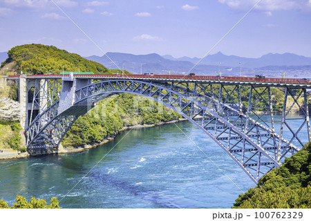 国指定重要文化財に指定されている西海橋（長崎県） 100762329