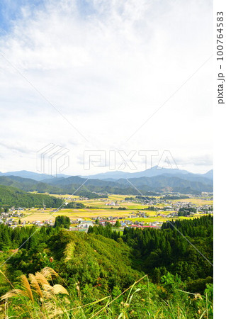 上原高原展望所からの眺望（新潟県） 100764583