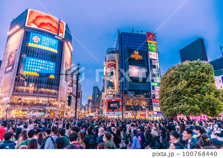 日本の東京都市景観 WBC準決勝…サヨナラ勝ちの…ニュース…渋谷はコロナ禍前ごえの大人流=3月21日 日本の東京都市景観 WBC準決勝…サヨナラ勝ちの…ニュース…渋谷はコロナ禍前ごえの大人流=3月21日 100768440