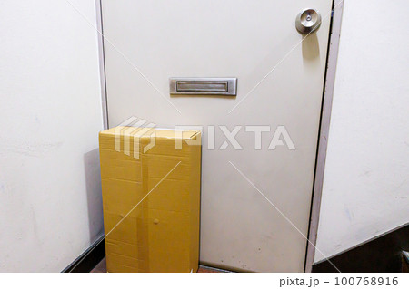 置き配 マンション入口 置き配 マンション入口 100768916