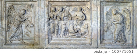 Pious women at the sepulcher and angels, detail of altar in Basilica di Santa Croce (Basilica of the Holy Cross) in Florence, Italy Pious women at the sepulcher and angels, detail of altar in Basilica di Santa Croce (Basilica of the Holy Cross) in Florence, Italy 100771051