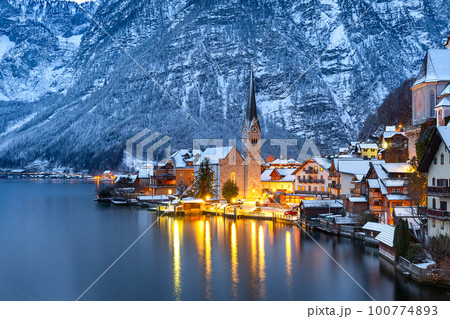 Hallstatt viewed from the south, Austria Hallstatt viewed from the south, Austria 100774893