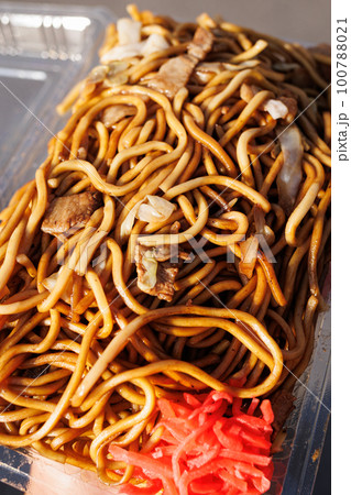 製麺所のテイクアウト焼きそば(青森県青森市) 製麺所のテイクアウト焼きそば(青森県青森市) 100788021