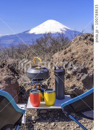 富士山を眺めながら山ごはん&コーヒーを楽しむ 富士山を眺めながら山ごはん&コーヒーを楽しむ 100788635