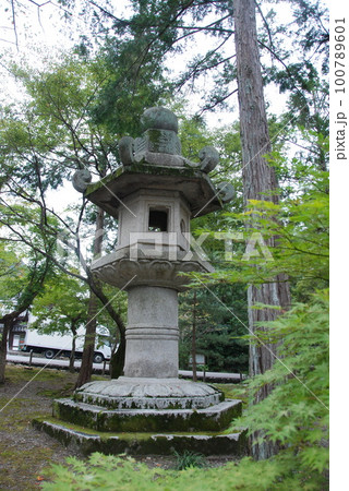 東洋一の石灯籠（南禅寺／京都市左京区） 100789601