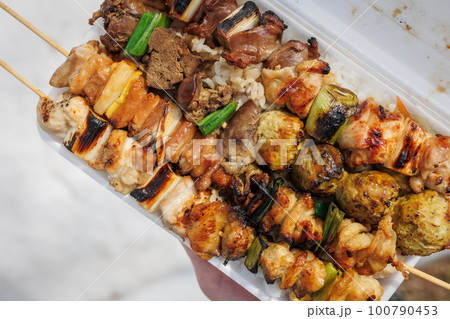 大盛やきとり弁当（青森県弘前市）8串 100790453