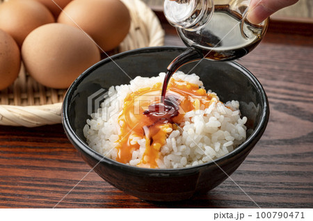 卵かけご飯　生卵 100790471