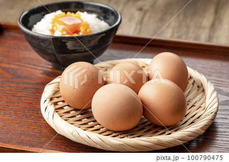 卵かけご飯　生卵 100790475